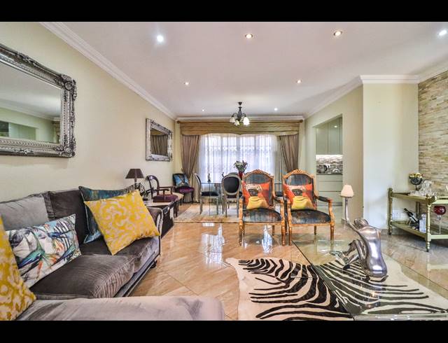 3 BEDROOM SIMPLEX TO LET IN SCOTTSVILLE